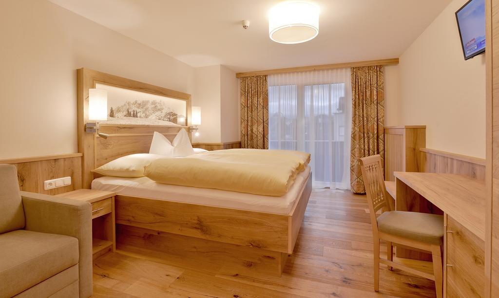 Hotel Garni Tirolerhof Hopfgarten im Brixental Room photo